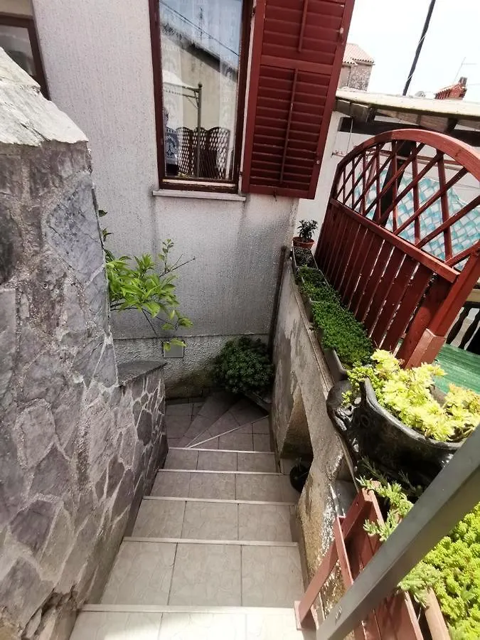 Spacious Apartment In Pula Croatia