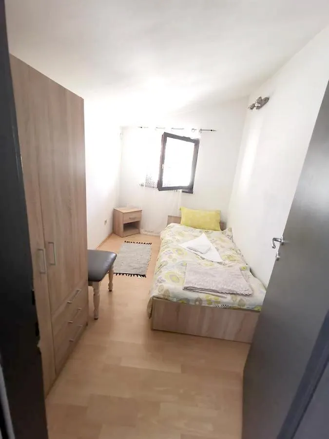 Spacious Apartment In Pula Croatia