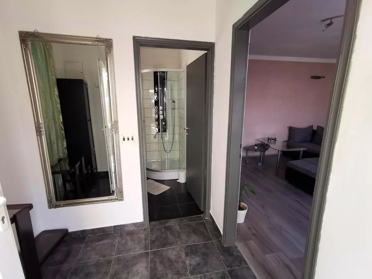 Spacious Apartment In Pula
