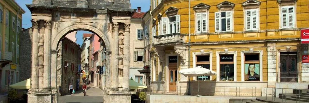 Spacious Apartment In Pula